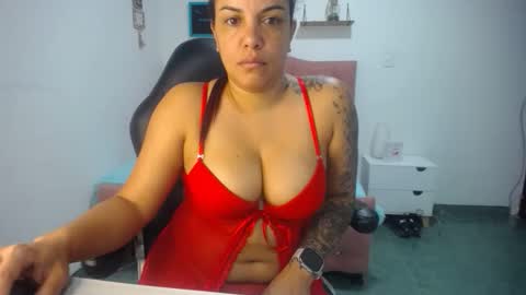 ambarmilf09 online show from September 18, 2025, 7:27 pm