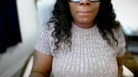 Amoya online show from October 27, 2025, 3:27 pm