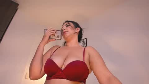 Snapshot of amber__davis chatting on September 9, 2025, 6:29 pm Amber Davis online show from September 9, 2025, 6:29 pm