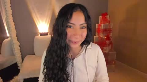 Snapshot of amber_curly chatting on January 8, 2025, 7:34 pm amber_curly online show from January 8, 2025, 7:34 pm