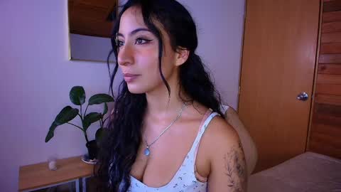 amber_curly online show from April 10, 2026, 7:51 pm