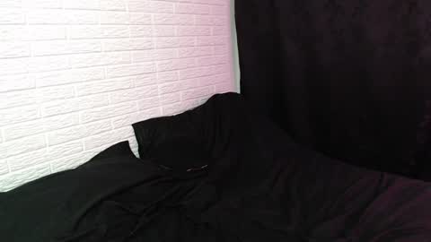 Snapshot of amber_rouss chatting on January 10, 2025, 4:54 am ROUSS online show from January 10, 2025, 4:54 am