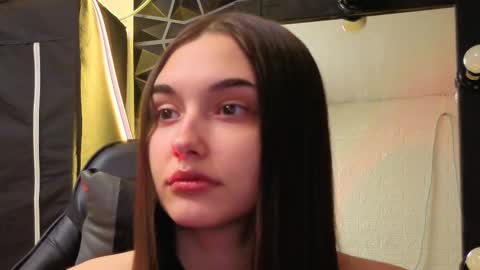 Snapshot of amber_wink chatting on March 1, 2026, 3:58 pm mber online show from March 1, 2026, 3:58 pm