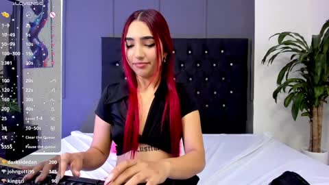 Snapshot of amberbaker21 chatting on January 5, 2025, 12:52 am Amber Baker online show from January 5, 2025, 12:52 am
