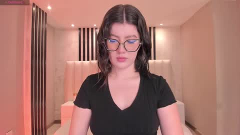 Snapshot of amberfarrell chatting on November 9, 2025, 5:44 pm Amber online show from November 9, 2025, 5:44 pm