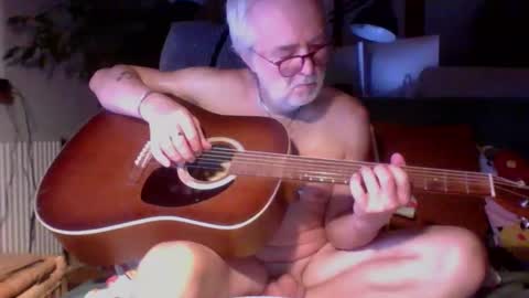 Snapshot of amberr11 chatting on October 13, 2025, 10:54 pm Amberr11 online show from October 13, 2025, 10:54 pm