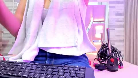 Snapshot of amberr_sweett chatting on May 26, 2026, 6:48 pm Amber online show from May 26, 2026, 6:48 pm