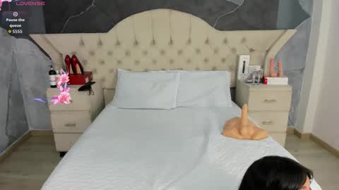 Amber Grey online show from September 29, 2025, 6:35 pm