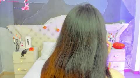 Amber Grey online show from October 16, 2025, 6:42 pm