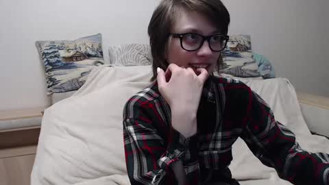 Snapshot of ambersimard chatting on December 14, 2024, 10:18 pm Amber online show from December 14, 2024, 10:18 pm