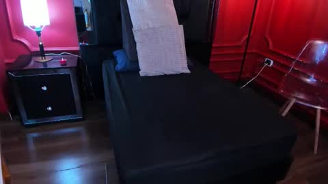 Snapshot of ambervans chatting on October 27, 2025, 2:21 pm Amber online show from October 27, 2025, 2:21 pm