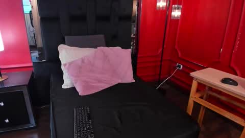 Snapshot of ambervans chatting on November 10, 2025, 7:13 pm Amber online show from November 10, 2025, 7:13 pm