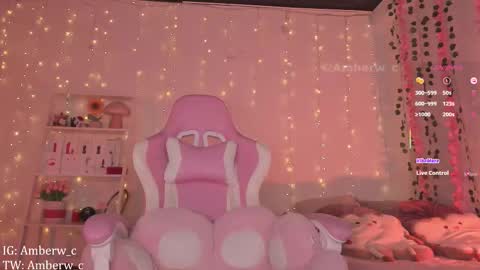 Snapshot of amberw_c chatting on October 24, 2025, 2:52 am IG - TW Amberw c online show from October 24, 2025, 2:52 am