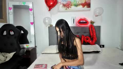 Amber  online show from February 19, 2026, 11:01 pm