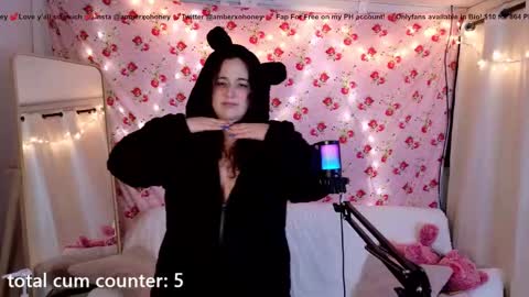 Snapshot of amberxoxhoney chatting on February 28, 2025, 5:37 am Amber Honey online show from February 28, 2025, 5:37 am