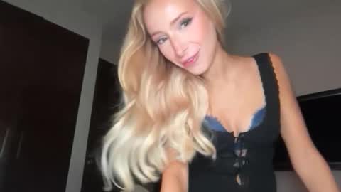 Ambre online show from March 2, 2026, 3:20 am