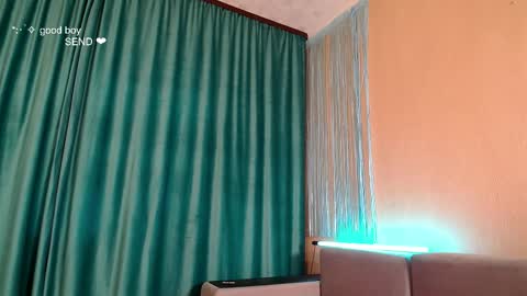 Snapshot of ambrosia_nectar chatting on October 2, 2025, 12:23 pm 25 WEEK Princess Linnea online show from October 2, 2025, 12:23 pm