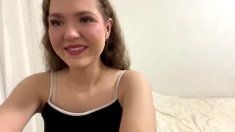 Mia online show from June 17, 2026, 5:14 pm