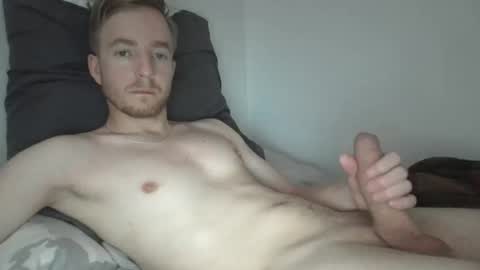 Snapshot of amekatt chatting on December 31, 2024, 6:37 am Amekatt online show from December 31, 2024, 6:37 am