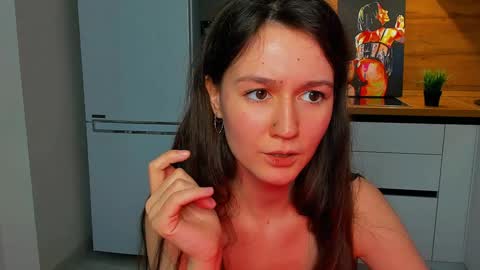 Snapshot of ameli_moon chatting on January 17, 2025, 6:02 pm Eileen online show from January 17, 2025, 6:02 pm