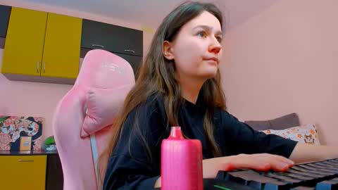 Snapshot of ameli_moon chatting on September 27, 2025, 11:04 am Eileen online show from September 27, 2025, 11:04 am