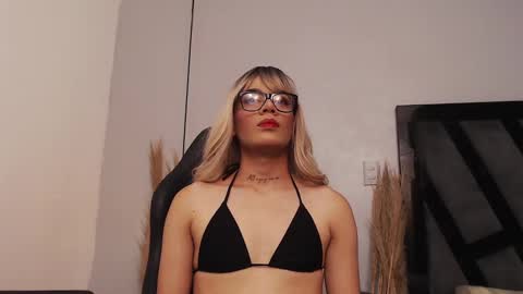 Snapshot of amelia_brixton chatting on November 8, 2025, 3:39 am AMELIA online show from November 8, 2025, 3:39 am