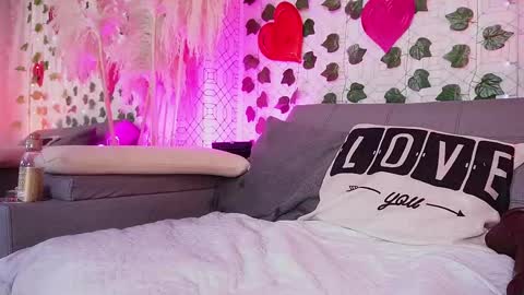Amelia online show from February 20, 2025, 3:12 am