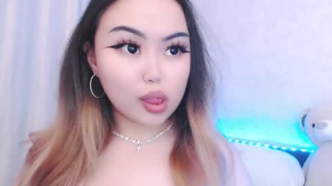 Snapshot of amelia_sunlight chatting on June 2, 2026, 7:05 pm Amelia online show from June 2, 2026, 7:05 pm