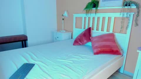 amelialaurent_ online show from June 26, 2026, 7:51 pm