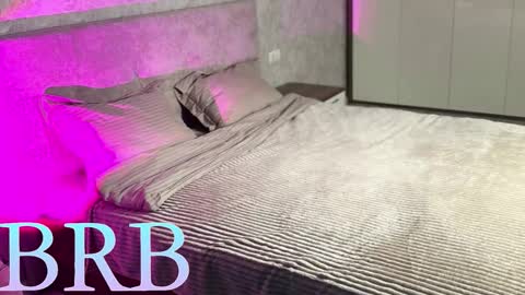 amelialy online show from November 27, 2025, 9:55 am