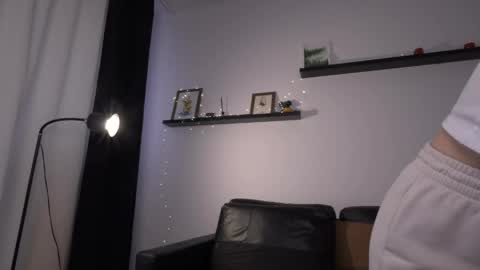 Snapshot of ameliamber0 chatting on April 2, 2026, 2:04 pm Amelia online show from April 2, 2026, 2:04 pm