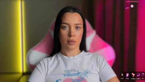 Amelia Sonk online show from October 14, 2025, 7:03 pm