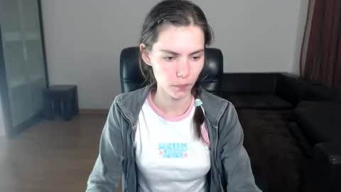 Snapshot of ameliereve chatting on September 17, 2025, 4:19 pm Amelie online show from September 17, 2025, 4:19 pm