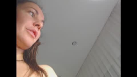 Snapshot of amelinamersi chatting on October 22, 2025, 3:45 pm amelinamersi online show from October 22, 2025, 3:45 pm