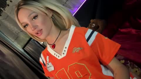 amelinckx online show from February 17, 2025, 8:04 pm