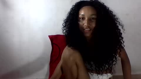amelisy20005 online show from May 14, 2026, 10:38 pm