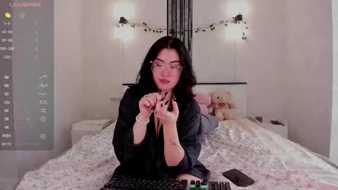 Snapshot of ameliya_sun chatting on February 10, 2025, 4:30 am Aylin online show from February 10, 2025, 4:30 am