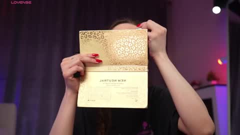 Amy  online show from April 7, 2026, 2:23 am