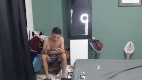 Snapshot of americanbig_dick chatting on October 1, 2025, 2:06 am Lucian online show from October 1, 2025, 2:06 am