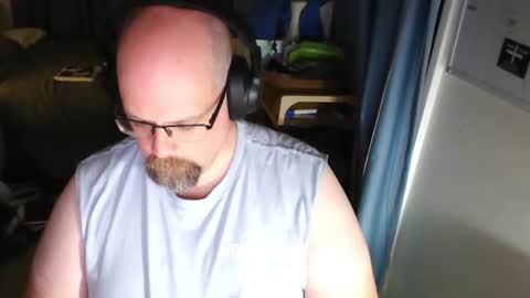 Snapshot of amf_1982 chatting on November 1, 2025, 11:23 am Andy online show from November 1, 2025, 11:23 am