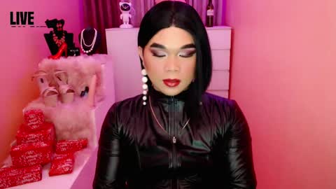 Snapshot of amiadoll chatting on December 9, 2024, 6:46 pm Queen Mireska online show from December 9, 2024, 6:46 pm