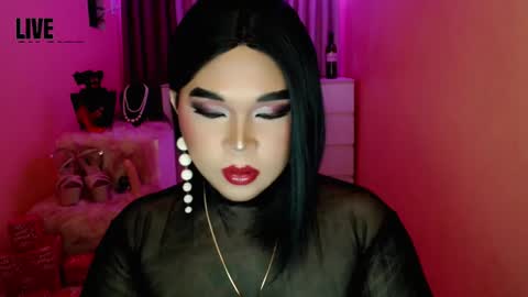 Snapshot of amiadoll chatting on December 20, 2024, 1:54 pm Queen Mireska online show from December 20, 2024, 1:54 pm