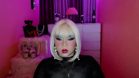 Snapshot of amiadoll chatting on January 20, 2025, 3:50 pm Queen Mireska online show from January 20, 2025, 3:50 pm