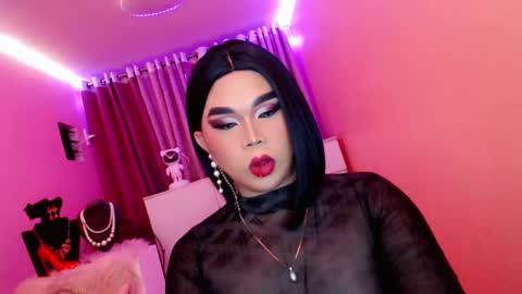 Snapshot of amiadoll chatting on February 9, 2025, 12:30 pm Queen Mireska online show from February 9, 2025, 12:30 pm