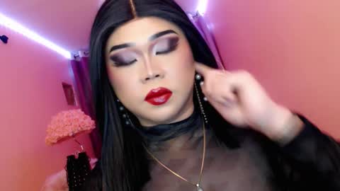 Snapshot of amiadoll chatting on September 12, 2025, 10:26 am Queen Mireska online show from September 12, 2025, 10:26 am