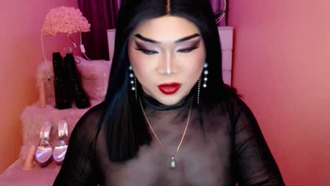 Snapshot of amiadoll chatting on September 23, 2025, 3:59 pm Queen Mireska online show from September 23, 2025, 3:59 pm