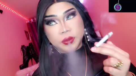 Snapshot of amiadoll chatting on October 21, 2025, 5:35 pm Queen Mireska online show from October 21, 2025, 5:35 pm