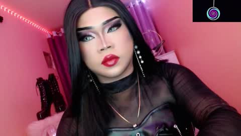 Snapshot of amiadoll chatting on October 25, 2025, 1:51 pm Queen Mireska online show from October 25, 2025, 1:51 pm