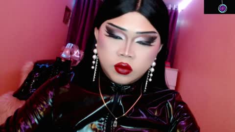 Queen Mireska online show from June 1, 2026, 12:51 pm