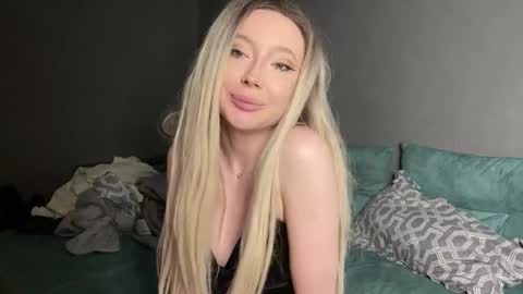 Snapshot of amiair chatting on November 14, 2025, 12:04 pm Ami Air online show from November 14, 2025, 12:04 pm